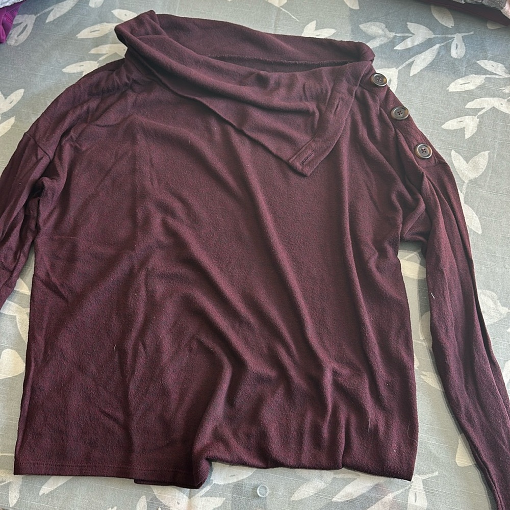 Maurices sweater